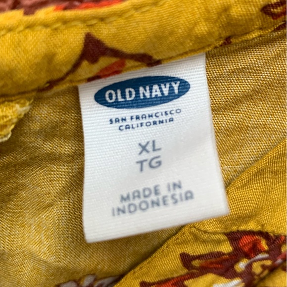 Old navy Summer Top - Picture 2 of 2